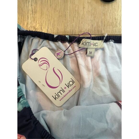 Kimi & Kai Women's Black & Red Floral Print Off-The-Shoulder M NWT - Picture 5 of 5